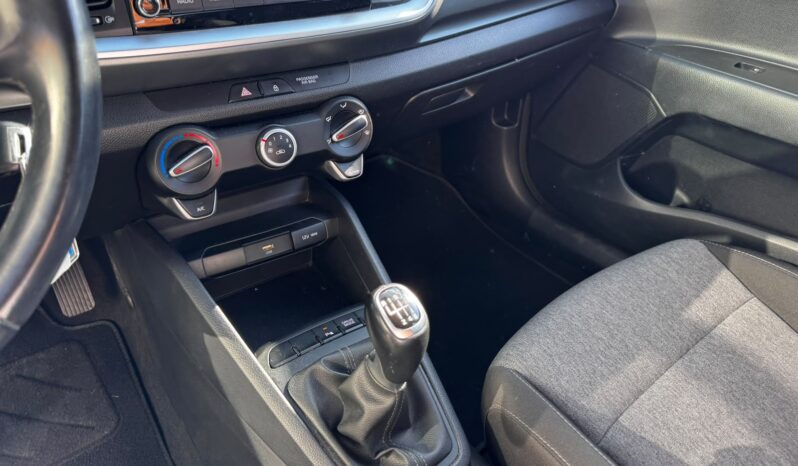 KIA STONIC 1.0 BENZINA 2023 IBRIDA 100CV pieno